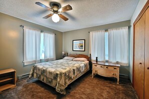 Cabin, Multiple Beds, Patio | 3 bedrooms, individually decorated, individually furnished, bed sheets - H's Place (Hayward)