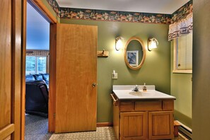 Cabane, plusieurs lits, patio | Intérieur