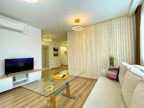 Smart TV - Carpatilor Urban Escape Studio - Free Parking and AC (Brașov)