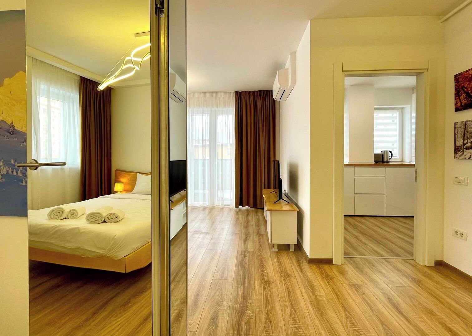 1 dormitorio, tabla de planchar con plancha, wifi y ropa de cama