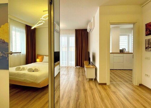 Carpatilor Urban Escape Studio - Free Parking and AC