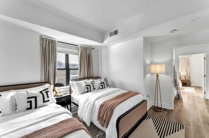 3 chambres, fer et planche à repasser, Wi-Fi, draps fournis