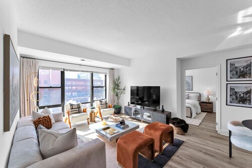 Luxurious 3BR/2BA Modern Haven Downtown Stamford