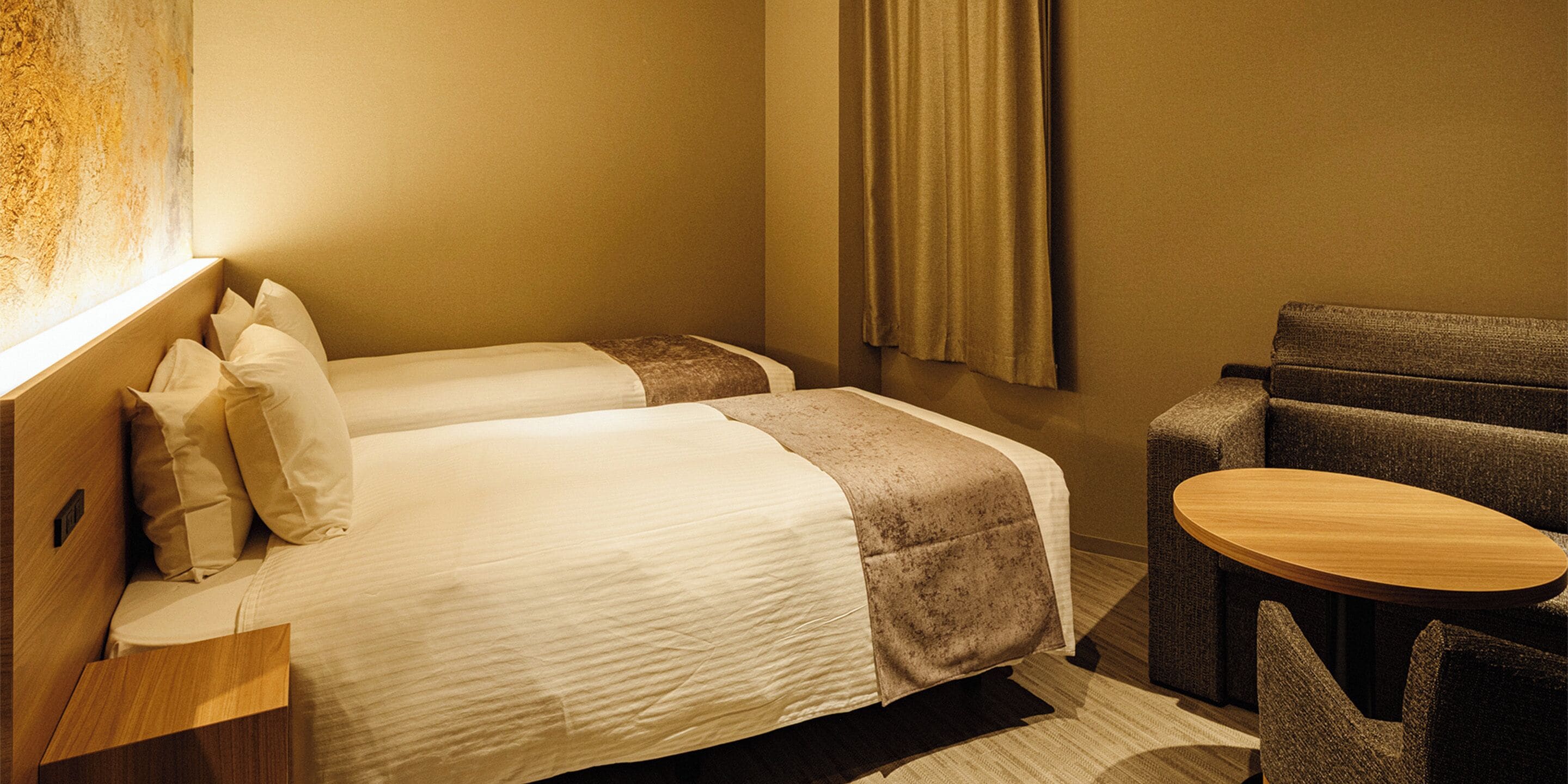 Couette en duvet d'oie, rideaux occultants, fer et planche à repasser