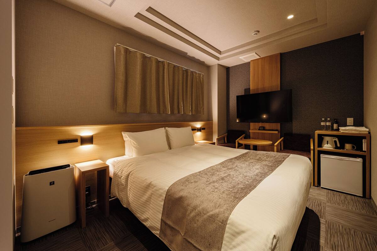 Standard Double Room | In-room safe, blackout drapes, iron/ironing board, free WiFi