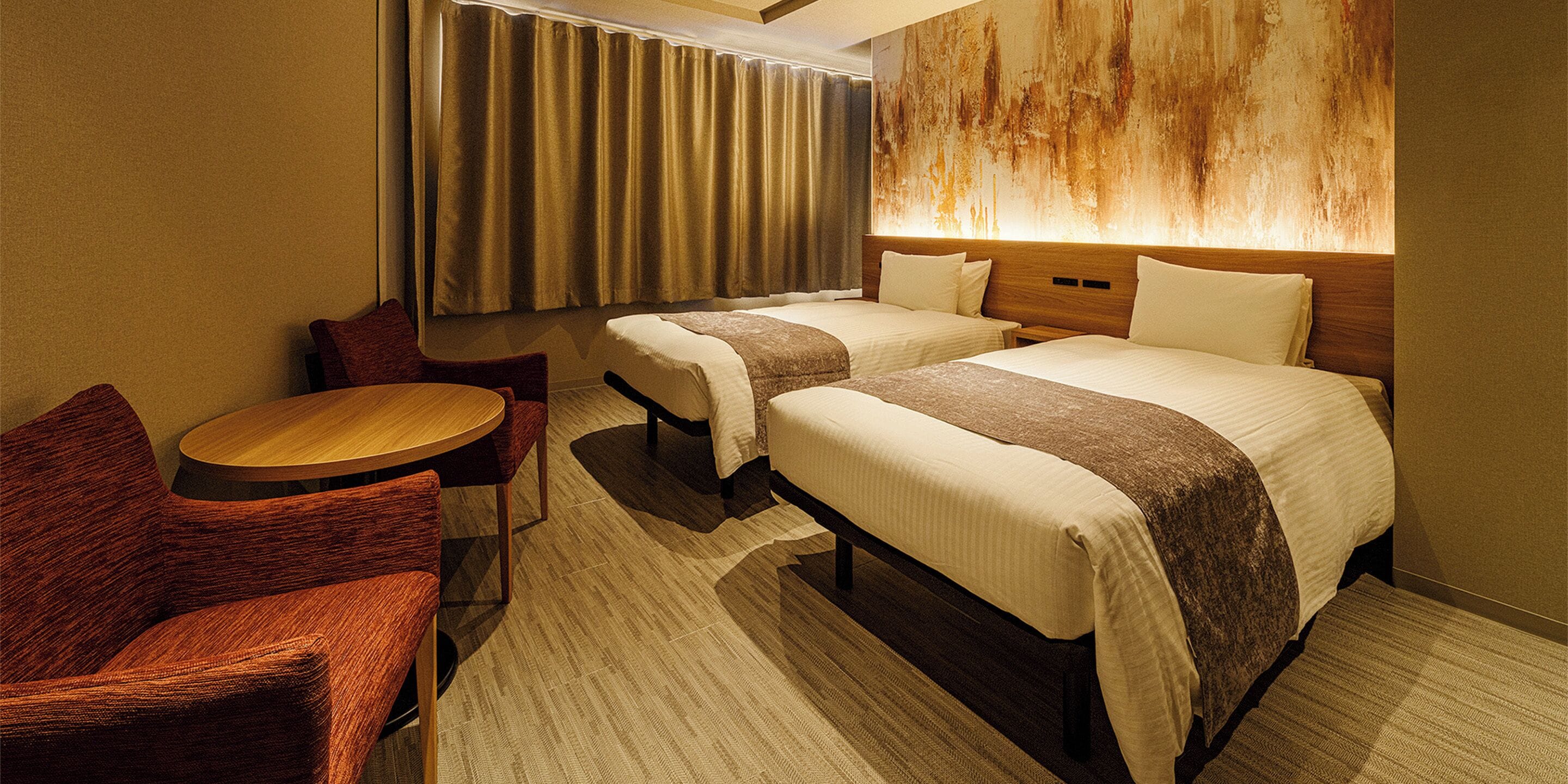 Couette en duvet d'oie, rideaux occultants, fer et planche à repasser