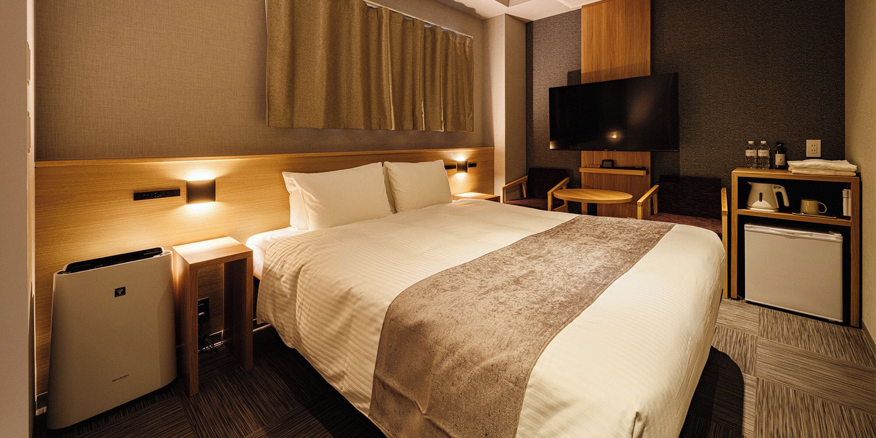 Couette en duvet d'oie, rideaux occultants, fer et planche à repasser