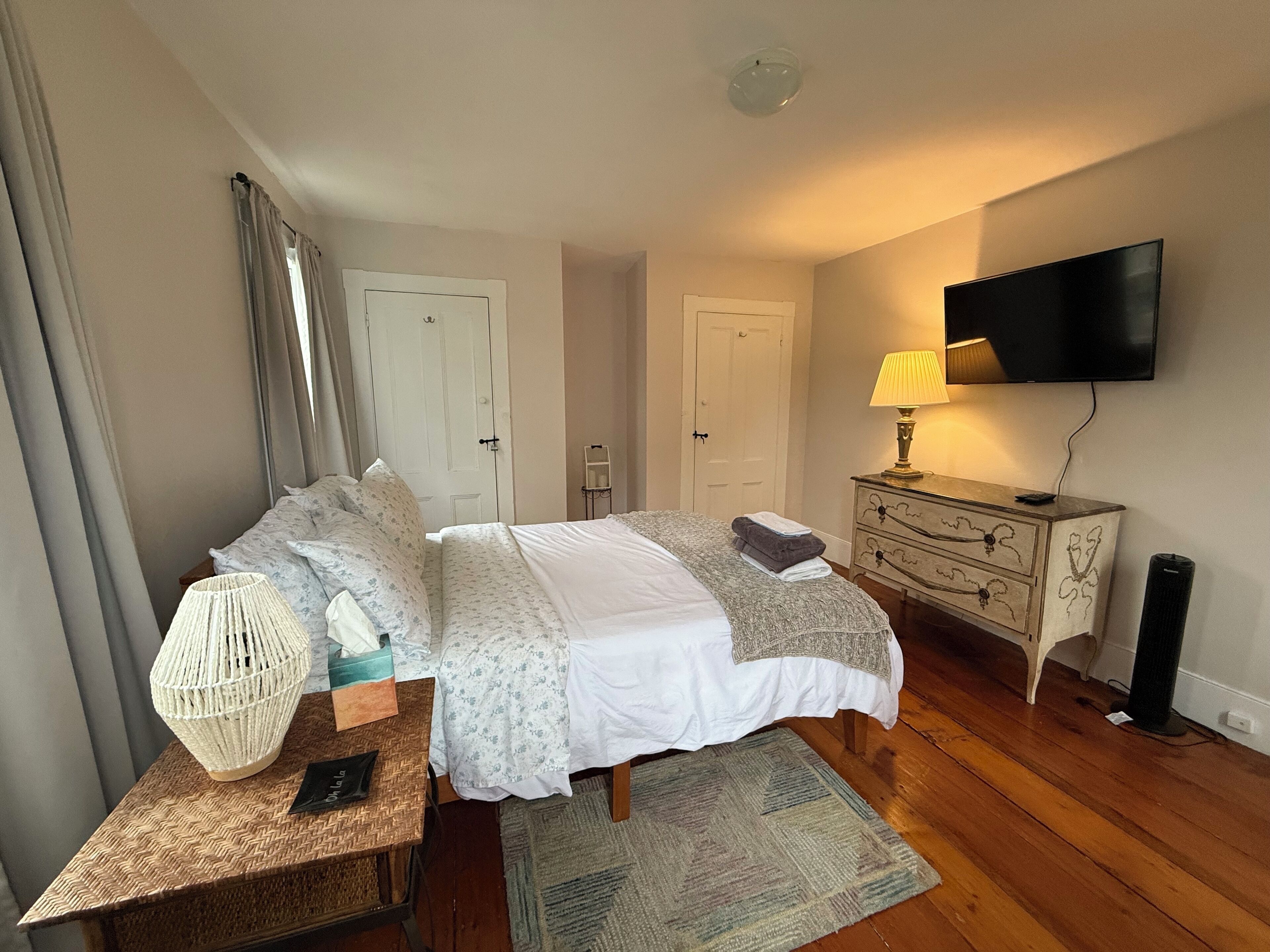 2 chambres, bureau, fer et planche à repasser, Wi-Fi gratuit