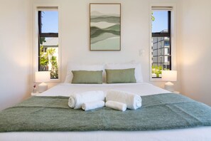 2 makuuhuonetta, työpöytä, silitysrauta/-lauta, ilmainen Wi-Fi