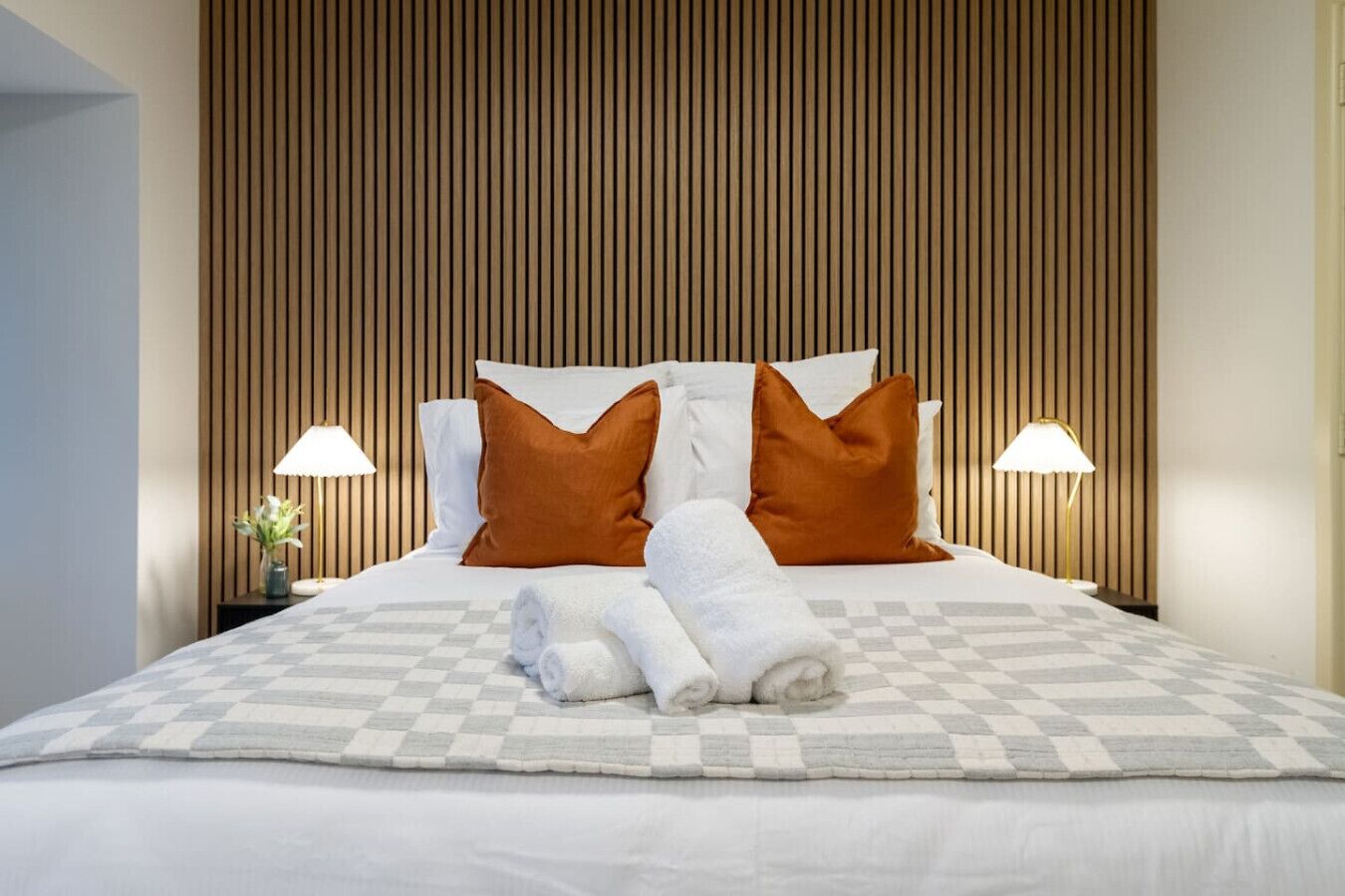 1 habitación, escritorio, tabla de planchar con plancha y wifi gratis 