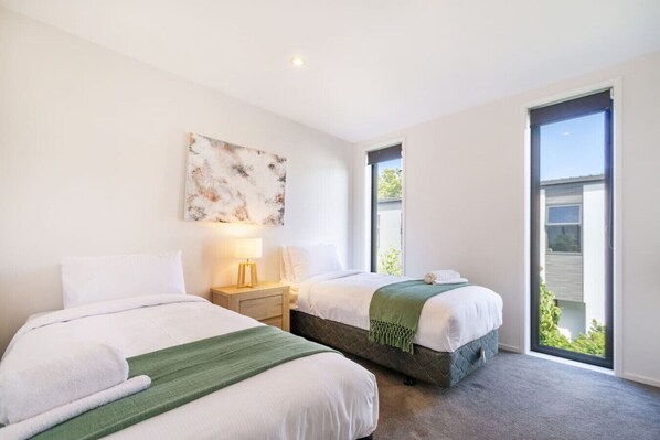 3 chambres, fer et planche à repasser, Wi-Fi gratuit, draps fournis