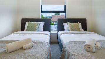 Iron/ironing board, free WiFi, bed sheets