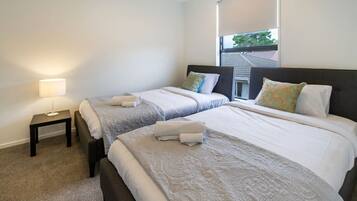 Silitysrauta/-lauta, ilmainen Wi-Fi, vuodevaatteet