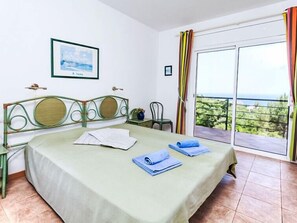 4 bedrooms