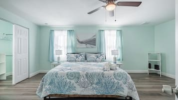 4 quartos, ferros/tábuas de passar roupa, berço de viagem