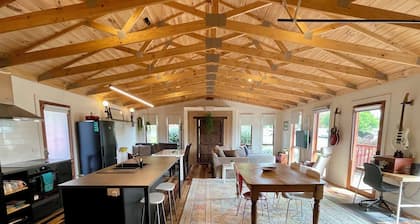 Space On The Hill - Relax in Loch Village
