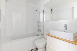 Hårføner og håndklær