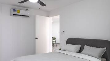 2 bedrooms, iron/ironing board, free WiFi, bed sheets