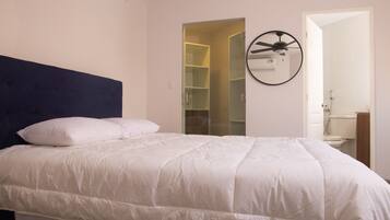 2 dormitorios, tabla de planchar con plancha, wifi gratis y ropa de cama