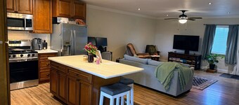 Charming Wine  Country Farmhouse - Private Guesthouse in the Vineyards