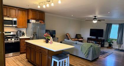 Charming Wine Country Farmhouse - Private Guesthouse in the Vineyards