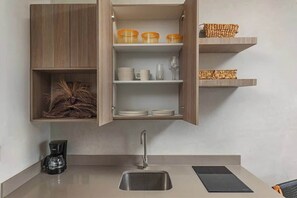 Microwave, stovetop, coffee/tea maker, toaster - Oceanfront PH · Studio with Stunning Bay Views (Tankah)