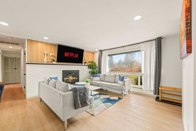 Spacious 4-bedroom house in nice SeaTac with WiFi