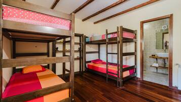 6 Schlafzimmer, Bügeleisen/Bügelbrett, kostenloses WLAN, Bettwäsche