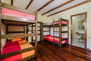 6 bedrooms, iron/ironing board, free WiFi, bed sheets