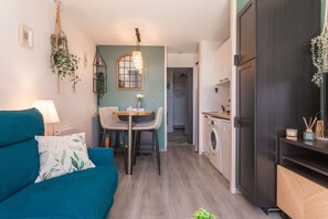 Interior - Apartment 'Cap Esterel - Pool' with Sea View, Wi-Fi and Air Conditioning (Saint-Raphael)