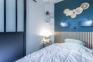 1 chambre, fer et planche à repasser, accès au Wi-Fi (inclus)