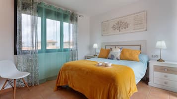 2 slaapkamers, een strijkplank/strijkijzer, gratis wifi, beddengoed