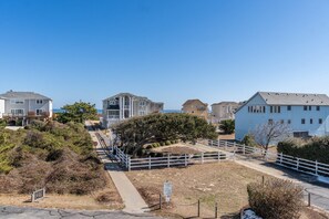 Property grounds - 4203 - Here Comes the Sun, located in the charming Duck neighborhood, just steps from the beach. (Duck)