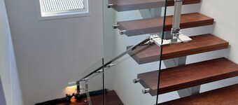 Luxury build 4-bedroom house in wonderful Manly Wheelchair friendly