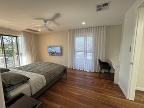 4 chambres, bureau, fer et planche à repasser, Wi-Fi gratuit