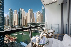 Property grounds - Waterfront Studio, perfectly located in Dubai Marina (Dubai)