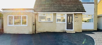 G/Floor Bed+Bath | Garden | Pets | Parking+EV Charger