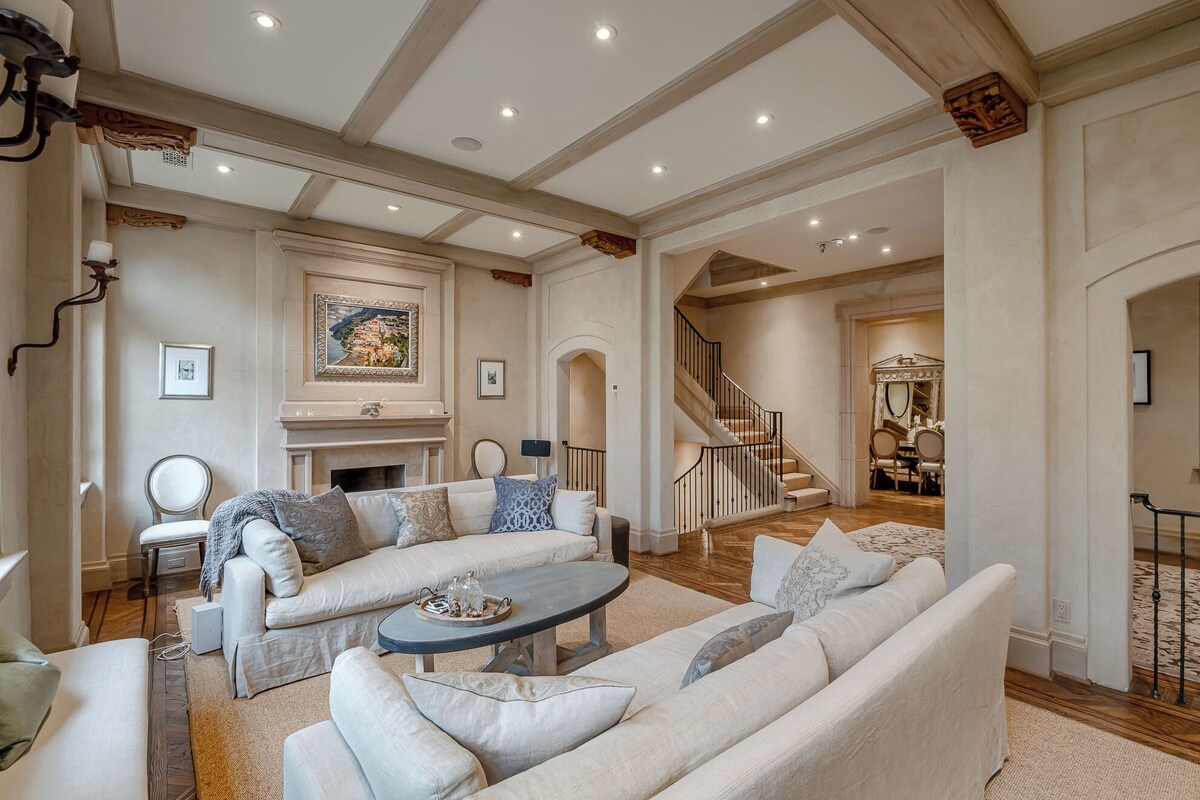 Ambassador life in Kalorama with Free Parking and Private Outdoor Patio