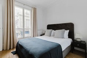 2 chambres, fer et planche à repasser, Wi-Fi, draps fournis