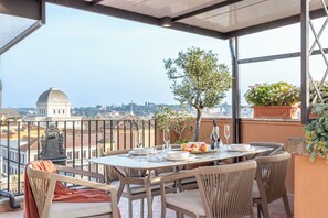 Outdoor dining - Arenula16 - Penthouse with 360° View Terrace (ROMA)
