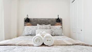 2 bedrooms, iron/ironing board, WiFi, bed sheets