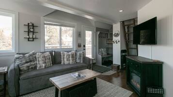 Télévision, cheminée