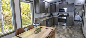 The Hein Cottage-Beautiful 2 bedroom hideaway in the heart of DC