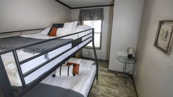 2 chambres, lit parapluie, Wi-Fi, draps fournis