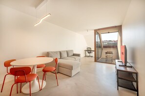 TV - GuestReady - Radiant retreat in Lisbon (Lisbon)