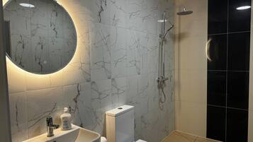 Shower, towels