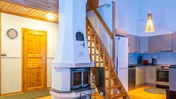 Fridge, microwave, dishwasher, cookware/dishes/utensils