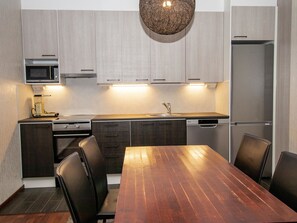 Fridge, microwave, oven, dishwasher