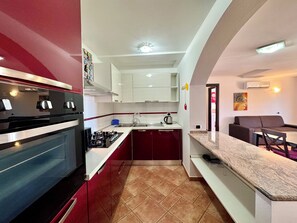 Fridge, oven, stovetop, dishwasher - "  Orange   House  " (Bari Sardo)