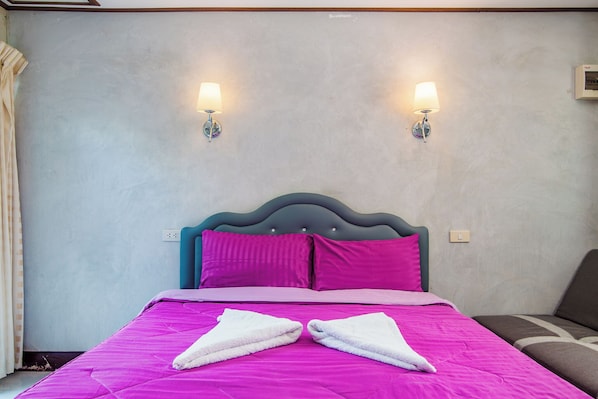 Deluxe Suite, Lanai, Garden View | Free WiFi
